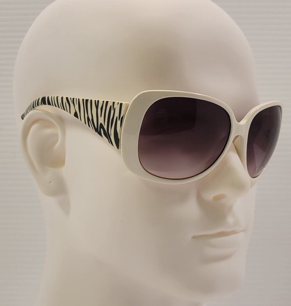 R) Women Oversized White Leopard Print Plastic Sunglasses